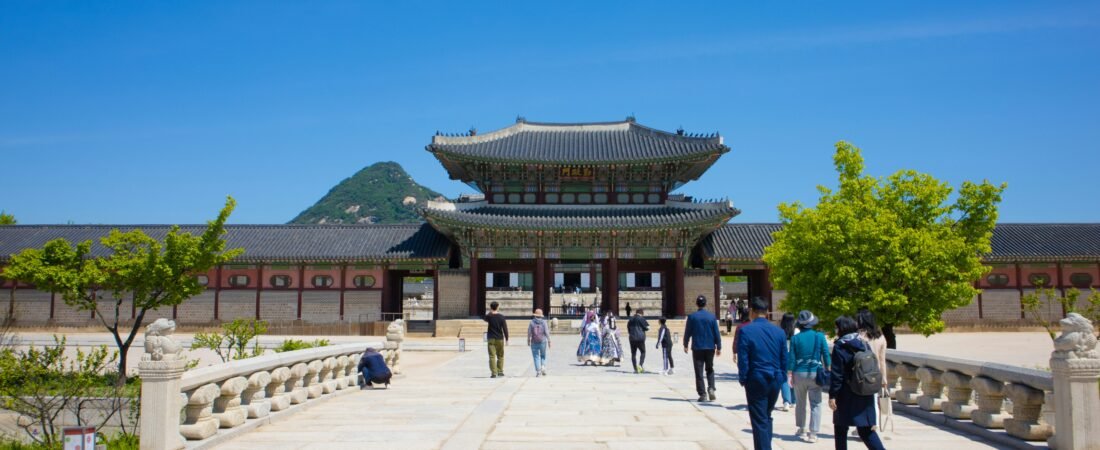 Exploring the Architectural Marvels of the Joseon Dynasty: Gyeongbokgung and Changdeokgung Palaces